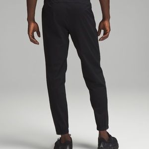 Lululemon Surger Joggers in Black size Medium